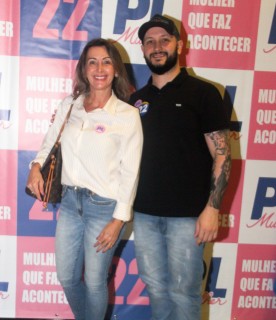 
<a style='margin-left: 5px;' class='btn btn-xs btn-social btn-facebook' href='https://www.facebook.com/sharer/sharer.php?u=https://www.galeramix.com.br/imagem/a157/800-800-90/conteudo/site_galerias/157/pl-mulher-tijucas-29.jpg' rel='popup' data-width='500' data-height='400'><i class='fa fa-facebook'></i>Compartilhar <span class='hidden-xs'>no Facebook</span>
</a> 
<a class='btn btn-default btn-xs' target='_blank' href='imagem/a157/800-800-90/conteudo/site_galerias/157/pl-mulher-tijucas-29.jpg'>
<span class='glyphicon glyphicon-cloud-download'></span> Salvar
</a>
