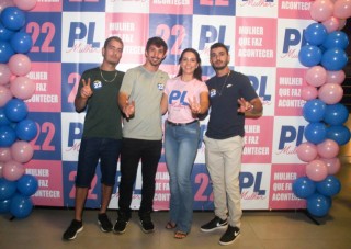 
<a style='margin-left: 5px;' class='btn btn-xs btn-social btn-facebook' href='https://www.facebook.com/sharer/sharer.php?u=https://www.galeramix.com.br/imagem/a157/800-800-90/conteudo/site_galerias/157/pl-mulher-tijucas-3.jpg' rel='popup' data-width='500' data-height='400'><i class='fa fa-facebook'></i>Compartilhar <span class='hidden-xs'>no Facebook</span>
</a> 
<a class='btn btn-default btn-xs' target='_blank' href='imagem/a157/800-800-90/conteudo/site_galerias/157/pl-mulher-tijucas-3.jpg'>
<span class='glyphicon glyphicon-cloud-download'></span> Salvar
</a>
