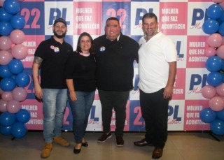 
<a style='margin-left: 5px;' class='btn btn-xs btn-social btn-facebook' href='https://www.facebook.com/sharer/sharer.php?u=https://www.galeramix.com.br/imagem/a157/800-800-90/conteudo/site_galerias/157/pl-mulher-tijucas-33.jpg' rel='popup' data-width='500' data-height='400'><i class='fa fa-facebook'></i>Compartilhar <span class='hidden-xs'>no Facebook</span>
</a> 
<a class='btn btn-default btn-xs' target='_blank' href='imagem/a157/800-800-90/conteudo/site_galerias/157/pl-mulher-tijucas-33.jpg'>
<span class='glyphicon glyphicon-cloud-download'></span> Salvar
</a>
