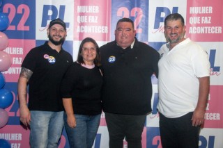 
<a style='margin-left: 5px;' class='btn btn-xs btn-social btn-facebook' href='https://www.facebook.com/sharer/sharer.php?u=https://www.galeramix.com.br/imagem/a157/800-800-90/conteudo/site_galerias/157/pl-mulher-tijucas-34.jpg' rel='popup' data-width='500' data-height='400'><i class='fa fa-facebook'></i>Compartilhar <span class='hidden-xs'>no Facebook</span>
</a> 
<a class='btn btn-default btn-xs' target='_blank' href='imagem/a157/800-800-90/conteudo/site_galerias/157/pl-mulher-tijucas-34.jpg'>
<span class='glyphicon glyphicon-cloud-download'></span> Salvar
</a>
