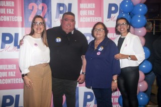 
<a style='margin-left: 5px;' class='btn btn-xs btn-social btn-facebook' href='https://www.facebook.com/sharer/sharer.php?u=https://www.galeramix.com.br/imagem/a157/800-800-90/conteudo/site_galerias/157/pl-mulher-tijucas-47.jpg' rel='popup' data-width='500' data-height='400'><i class='fa fa-facebook'></i>Compartilhar <span class='hidden-xs'>no Facebook</span>
</a> 
<a class='btn btn-default btn-xs' target='_blank' href='imagem/a157/800-800-90/conteudo/site_galerias/157/pl-mulher-tijucas-47.jpg'>
<span class='glyphicon glyphicon-cloud-download'></span> Salvar
</a>
