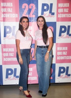 
<a style='margin-left: 5px;' class='btn btn-xs btn-social btn-facebook' href='https://www.facebook.com/sharer/sharer.php?u=https://www.galeramix.com.br/imagem/a157/800-800-90/conteudo/site_galerias/157/pl-mulher-tijucas-51.jpg' rel='popup' data-width='500' data-height='400'><i class='fa fa-facebook'></i>Compartilhar <span class='hidden-xs'>no Facebook</span>
</a> 
<a class='btn btn-default btn-xs' target='_blank' href='imagem/a157/800-800-90/conteudo/site_galerias/157/pl-mulher-tijucas-51.jpg'>
<span class='glyphicon glyphicon-cloud-download'></span> Salvar
</a>
