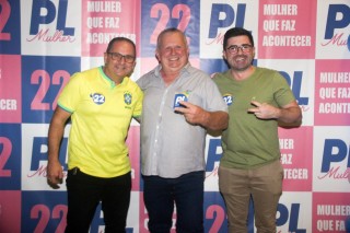 
<a style='margin-left: 5px;' class='btn btn-xs btn-social btn-facebook' href='https://www.facebook.com/sharer/sharer.php?u=https://www.galeramix.com.br/imagem/a157/800-800-90/conteudo/site_galerias/157/pl-mulher-tijucas-53.jpg' rel='popup' data-width='500' data-height='400'><i class='fa fa-facebook'></i>Compartilhar <span class='hidden-xs'>no Facebook</span>
</a> 
<a class='btn btn-default btn-xs' target='_blank' href='imagem/a157/800-800-90/conteudo/site_galerias/157/pl-mulher-tijucas-53.jpg'>
<span class='glyphicon glyphicon-cloud-download'></span> Salvar
</a>
