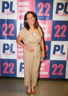 
<a style='margin-left: 5px;' class='btn btn-xs btn-social btn-facebook' href='https://www.facebook.com/sharer/sharer.php?u=https://www.galeramix.com.br/imagem/a157/800-800-90/conteudo/site_galerias/157/pl-mulher-tijucas-61.jpg' rel='popup' data-width='500' data-height='400'><i class='fa fa-facebook'></i>Compartilhar <span class='hidden-xs'>no Facebook</span>
</a> 
<a class='btn btn-default btn-xs' target='_blank' href='imagem/a157/800-800-90/conteudo/site_galerias/157/pl-mulher-tijucas-61.jpg'>
<span class='glyphicon glyphicon-cloud-download'></span> Salvar
</a>
