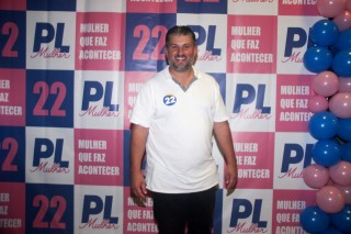 
<a style='margin-left: 5px;' class='btn btn-xs btn-social btn-facebook' href='https://www.facebook.com/sharer/sharer.php?u=https://www.galeramix.com.br/imagem/a157/800-800-90/conteudo/site_galerias/157/pl-mulher-tijucas-65.jpg' rel='popup' data-width='500' data-height='400'><i class='fa fa-facebook'></i>Compartilhar <span class='hidden-xs'>no Facebook</span>
</a> 
<a class='btn btn-default btn-xs' target='_blank' href='imagem/a157/800-800-90/conteudo/site_galerias/157/pl-mulher-tijucas-65.jpg'>
<span class='glyphicon glyphicon-cloud-download'></span> Salvar
</a>
