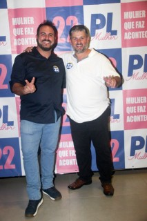 
<a style='margin-left: 5px;' class='btn btn-xs btn-social btn-facebook' href='https://www.facebook.com/sharer/sharer.php?u=https://www.galeramix.com.br/imagem/a157/800-800-90/conteudo/site_galerias/157/pl-mulher-tijucas-67.jpg' rel='popup' data-width='500' data-height='400'><i class='fa fa-facebook'></i>Compartilhar <span class='hidden-xs'>no Facebook</span>
</a> 
<a class='btn btn-default btn-xs' target='_blank' href='imagem/a157/800-800-90/conteudo/site_galerias/157/pl-mulher-tijucas-67.jpg'>
<span class='glyphicon glyphicon-cloud-download'></span> Salvar
</a>
