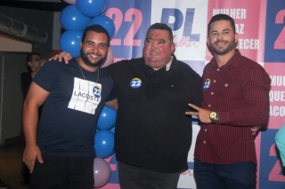 
<a style='margin-left: 5px;' class='btn btn-xs btn-social btn-facebook' href='https://www.facebook.com/sharer/sharer.php?u=https://www.galeramix.com.br/imagem/a157/800-800-90/conteudo/site_galerias/157/pl-mulher-tijucas-76.jpg' rel='popup' data-width='500' data-height='400'><i class='fa fa-facebook'></i>Compartilhar <span class='hidden-xs'>no Facebook</span>
</a> 
<a class='btn btn-default btn-xs' target='_blank' href='imagem/a157/800-800-90/conteudo/site_galerias/157/pl-mulher-tijucas-76.jpg'>
<span class='glyphicon glyphicon-cloud-download'></span> Salvar
</a>
