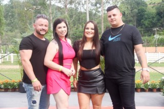 
                <a style='margin-left: 5px;' class='btn btn-xs btn-social btn-facebook' href='https://www.facebook.com/sharer/sharer.php?u=https://www.galeramix.com.br/imagem/a158/800-800-90/conteudo/site_galerias/158/13.jpg' rel='popup' data-width='500' data-height='400'><i class='fa fa-facebook'></i>Compartilhar <span class='hidden-xs'>no Facebook</span>
            </a> 
            <a class='btn btn-default btn-xs' target='_blank' href='imagem/a158/800-800-90/conteudo/site_galerias/158/13.jpg'>
                <span class='glyphicon glyphicon-cloud-download'></span> Salvar
            </a>
            