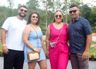 
<a style='margin-left: 5px;' class='btn btn-xs btn-social btn-facebook' href='https://www.facebook.com/sharer/sharer.php?u=https://www.galeramix.com.br/imagem/a158/800-800-90/conteudo/site_galerias/158/17.jpg' rel='popup' data-width='500' data-height='400'><i class='fa fa-facebook'></i>Compartilhar <span class='hidden-xs'>no Facebook</span>
</a> 
<a class='btn btn-default btn-xs' target='_blank' href='imagem/a158/800-800-90/conteudo/site_galerias/158/17.jpg'>
<span class='glyphicon glyphicon-cloud-download'></span> Salvar
</a>
