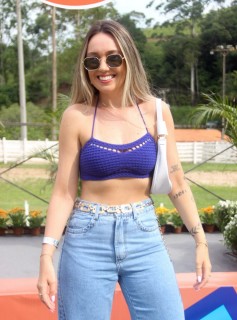 
<a style='margin-left: 5px;' class='btn btn-xs btn-social btn-facebook' href='https://www.facebook.com/sharer/sharer.php?u=https://www.galeramix.com.br/imagem/a158/800-800-90/conteudo/site_galerias/158/20.jpg' rel='popup' data-width='500' data-height='400'><i class='fa fa-facebook'></i>Compartilhar <span class='hidden-xs'>no Facebook</span>
</a> 
<a class='btn btn-default btn-xs' target='_blank' href='imagem/a158/800-800-90/conteudo/site_galerias/158/20.jpg'>
<span class='glyphicon glyphicon-cloud-download'></span> Salvar
</a>
