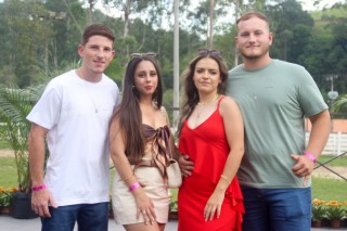 
<a style='margin-left: 5px;' class='btn btn-xs btn-social btn-facebook' href='https://www.facebook.com/sharer/sharer.php?u=https://www.galeramix.com.br/imagem/a158/800-800-90/conteudo/site_galerias/158/31.jpg' rel='popup' data-width='500' data-height='400'><i class='fa fa-facebook'></i>Compartilhar <span class='hidden-xs'>no Facebook</span>
</a> 
<a class='btn btn-default btn-xs' target='_blank' href='imagem/a158/800-800-90/conteudo/site_galerias/158/31.jpg'>
<span class='glyphicon glyphicon-cloud-download'></span> Salvar
</a>
