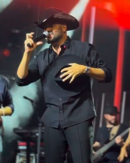 
<a style='margin-left: 5px;' class='btn btn-xs btn-social btn-facebook' href='https://www.facebook.com/sharer/sharer.php?u=https://www.galeramix.com.br/imagem/a158/800-800-90/conteudo/site_galerias/158/476310844184860071080056156161962680570361406n.jpg' rel='popup' data-width='500' data-height='400'><i class='fa fa-facebook'></i>Compartilhar <span class='hidden-xs'>no Facebook</span>
</a> 
<a class='btn btn-default btn-xs' target='_blank' href='imagem/a158/800-800-90/conteudo/site_galerias/158/476310844184860071080056156161962680570361406n.jpg'>
<span class='glyphicon glyphicon-cloud-download'></span> Salvar
</a>
