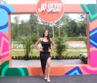 
<a style='margin-left: 5px;' class='btn btn-xs btn-social btn-facebook' href='https://www.facebook.com/sharer/sharer.php?u=https://www.galeramix.com.br/imagem/a158/800-800-90/conteudo/site_galerias/158/img7217.jpg' rel='popup' data-width='500' data-height='400'><i class='fa fa-facebook'></i>Compartilhar <span class='hidden-xs'>no Facebook</span>
</a> 
<a class='btn btn-default btn-xs' target='_blank' href='imagem/a158/800-800-90/conteudo/site_galerias/158/img7217.jpg'>
<span class='glyphicon glyphicon-cloud-download'></span> Salvar
</a>
