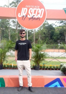 
<a style='margin-left: 5px;' class='btn btn-xs btn-social btn-facebook' href='https://www.facebook.com/sharer/sharer.php?u=https://www.galeramix.com.br/imagem/a158/800-800-90/conteudo/site_galerias/158/img7219.jpg' rel='popup' data-width='500' data-height='400'><i class='fa fa-facebook'></i>Compartilhar <span class='hidden-xs'>no Facebook</span>
</a> 
<a class='btn btn-default btn-xs' target='_blank' href='imagem/a158/800-800-90/conteudo/site_galerias/158/img7219.jpg'>
<span class='glyphicon glyphicon-cloud-download'></span> Salvar
</a>
