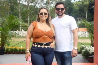 
<a style='margin-left: 5px;' class='btn btn-xs btn-social btn-facebook' href='https://www.facebook.com/sharer/sharer.php?u=https://www.galeramix.com.br/imagem/a158/800-800-90/conteudo/site_galerias/158/img7224.jpg' rel='popup' data-width='500' data-height='400'><i class='fa fa-facebook'></i>Compartilhar <span class='hidden-xs'>no Facebook</span>
</a> 
<a class='btn btn-default btn-xs' target='_blank' href='imagem/a158/800-800-90/conteudo/site_galerias/158/img7224.jpg'>
<span class='glyphicon glyphicon-cloud-download'></span> Salvar
</a>
