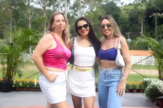 
<a style='margin-left: 5px;' class='btn btn-xs btn-social btn-facebook' href='https://www.facebook.com/sharer/sharer.php?u=https://www.galeramix.com.br/imagem/a158/800-800-90/conteudo/site_galerias/158/img7227.jpg' rel='popup' data-width='500' data-height='400'><i class='fa fa-facebook'></i>Compartilhar <span class='hidden-xs'>no Facebook</span>
</a> 
<a class='btn btn-default btn-xs' target='_blank' href='imagem/a158/800-800-90/conteudo/site_galerias/158/img7227.jpg'>
<span class='glyphicon glyphicon-cloud-download'></span> Salvar
</a>
