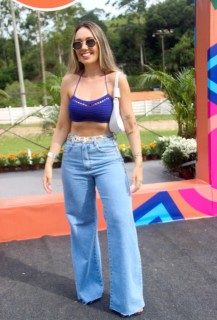 
<a style='margin-left: 5px;' class='btn btn-xs btn-social btn-facebook' href='https://www.facebook.com/sharer/sharer.php?u=https://www.galeramix.com.br/imagem/a158/800-800-90/conteudo/site_galerias/158/img7228.jpg' rel='popup' data-width='500' data-height='400'><i class='fa fa-facebook'></i>Compartilhar <span class='hidden-xs'>no Facebook</span>
</a> 
<a class='btn btn-default btn-xs' target='_blank' href='imagem/a158/800-800-90/conteudo/site_galerias/158/img7228.jpg'>
<span class='glyphicon glyphicon-cloud-download'></span> Salvar
</a>
