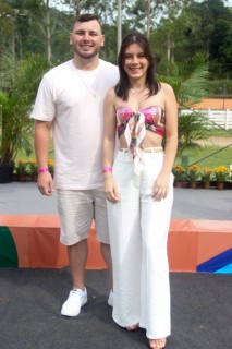 
<a style='margin-left: 5px;' class='btn btn-xs btn-social btn-facebook' href='https://www.facebook.com/sharer/sharer.php?u=https://www.galeramix.com.br/imagem/a158/800-800-90/conteudo/site_galerias/158/img7246.jpg' rel='popup' data-width='500' data-height='400'><i class='fa fa-facebook'></i>Compartilhar <span class='hidden-xs'>no Facebook</span>
</a> 
<a class='btn btn-default btn-xs' target='_blank' href='imagem/a158/800-800-90/conteudo/site_galerias/158/img7246.jpg'>
<span class='glyphicon glyphicon-cloud-download'></span> Salvar
</a>
