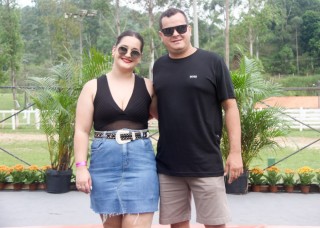 
<a style='margin-left: 5px;' class='btn btn-xs btn-social btn-facebook' href='https://www.facebook.com/sharer/sharer.php?u=https://www.galeramix.com.br/imagem/a158/800-800-90/conteudo/site_galerias/158/img7261.jpg' rel='popup' data-width='500' data-height='400'><i class='fa fa-facebook'></i>Compartilhar <span class='hidden-xs'>no Facebook</span>
</a> 
<a class='btn btn-default btn-xs' target='_blank' href='imagem/a158/800-800-90/conteudo/site_galerias/158/img7261.jpg'>
<span class='glyphicon glyphicon-cloud-download'></span> Salvar
</a>
