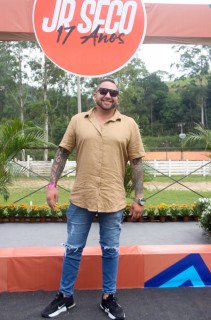 
<a style='margin-left: 5px;' class='btn btn-xs btn-social btn-facebook' href='https://www.facebook.com/sharer/sharer.php?u=https://www.galeramix.com.br/imagem/a158/800-800-90/conteudo/site_galerias/158/img7270.jpg' rel='popup' data-width='500' data-height='400'><i class='fa fa-facebook'></i>Compartilhar <span class='hidden-xs'>no Facebook</span>
</a> 
<a class='btn btn-default btn-xs' target='_blank' href='imagem/a158/800-800-90/conteudo/site_galerias/158/img7270.jpg'>
<span class='glyphicon glyphicon-cloud-download'></span> Salvar
</a>
