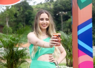 
<a style='margin-left: 5px;' class='btn btn-xs btn-social btn-facebook' href='https://www.facebook.com/sharer/sharer.php?u=https://www.galeramix.com.br/imagem/a158/800-800-90/conteudo/site_galerias/158/img7288.jpg' rel='popup' data-width='500' data-height='400'><i class='fa fa-facebook'></i>Compartilhar <span class='hidden-xs'>no Facebook</span>
</a> 
<a class='btn btn-default btn-xs' target='_blank' href='imagem/a158/800-800-90/conteudo/site_galerias/158/img7288.jpg'>
<span class='glyphicon glyphicon-cloud-download'></span> Salvar
</a>
