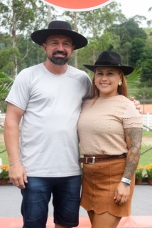 
<a style='margin-left: 5px;' class='btn btn-xs btn-social btn-facebook' href='https://www.facebook.com/sharer/sharer.php?u=https://www.galeramix.com.br/imagem/a158/800-800-90/conteudo/site_galerias/158/img7297.jpg' rel='popup' data-width='500' data-height='400'><i class='fa fa-facebook'></i>Compartilhar <span class='hidden-xs'>no Facebook</span>
</a> 
<a class='btn btn-default btn-xs' target='_blank' href='imagem/a158/800-800-90/conteudo/site_galerias/158/img7297.jpg'>
<span class='glyphicon glyphicon-cloud-download'></span> Salvar
</a>
