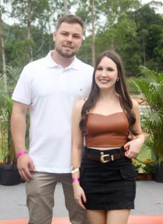 
<a style='margin-left: 5px;' class='btn btn-xs btn-social btn-facebook' href='https://www.facebook.com/sharer/sharer.php?u=https://www.galeramix.com.br/imagem/a158/800-800-90/conteudo/site_galerias/158/img7298.jpg' rel='popup' data-width='500' data-height='400'><i class='fa fa-facebook'></i>Compartilhar <span class='hidden-xs'>no Facebook</span>
</a> 
<a class='btn btn-default btn-xs' target='_blank' href='imagem/a158/800-800-90/conteudo/site_galerias/158/img7298.jpg'>
<span class='glyphicon glyphicon-cloud-download'></span> Salvar
</a>
