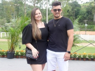 
<a style='margin-left: 5px;' class='btn btn-xs btn-social btn-facebook' href='https://www.facebook.com/sharer/sharer.php?u=https://www.galeramix.com.br/imagem/a158/800-800-90/conteudo/site_galerias/158/img7332.jpg' rel='popup' data-width='500' data-height='400'><i class='fa fa-facebook'></i>Compartilhar <span class='hidden-xs'>no Facebook</span>
</a> 
<a class='btn btn-default btn-xs' target='_blank' href='imagem/a158/800-800-90/conteudo/site_galerias/158/img7332.jpg'>
<span class='glyphicon glyphicon-cloud-download'></span> Salvar
</a>
