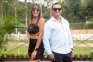 
<a style='margin-left: 5px;' class='btn btn-xs btn-social btn-facebook' href='https://www.facebook.com/sharer/sharer.php?u=https://www.galeramix.com.br/imagem/a158/800-800-90/conteudo/site_galerias/158/img7358.jpg' rel='popup' data-width='500' data-height='400'><i class='fa fa-facebook'></i>Compartilhar <span class='hidden-xs'>no Facebook</span>
</a> 
<a class='btn btn-default btn-xs' target='_blank' href='imagem/a158/800-800-90/conteudo/site_galerias/158/img7358.jpg'>
<span class='glyphicon glyphicon-cloud-download'></span> Salvar
</a>
