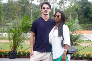 
<a style='margin-left: 5px;' class='btn btn-xs btn-social btn-facebook' href='https://www.facebook.com/sharer/sharer.php?u=https://www.galeramix.com.br/imagem/a158/800-800-90/conteudo/site_galerias/158/img7367.jpg' rel='popup' data-width='500' data-height='400'><i class='fa fa-facebook'></i>Compartilhar <span class='hidden-xs'>no Facebook</span>
</a> 
<a class='btn btn-default btn-xs' target='_blank' href='imagem/a158/800-800-90/conteudo/site_galerias/158/img7367.jpg'>
<span class='glyphicon glyphicon-cloud-download'></span> Salvar
</a>
