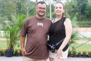 
<a style='margin-left: 5px;' class='btn btn-xs btn-social btn-facebook' href='https://www.facebook.com/sharer/sharer.php?u=https://www.galeramix.com.br/imagem/a158/800-800-90/conteudo/site_galerias/158/img7376.jpg' rel='popup' data-width='500' data-height='400'><i class='fa fa-facebook'></i>Compartilhar <span class='hidden-xs'>no Facebook</span>
</a> 
<a class='btn btn-default btn-xs' target='_blank' href='imagem/a158/800-800-90/conteudo/site_galerias/158/img7376.jpg'>
<span class='glyphicon glyphicon-cloud-download'></span> Salvar
</a>
