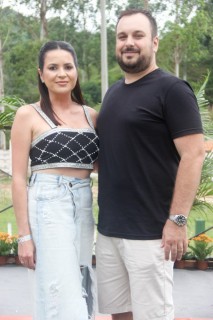 
<a style='margin-left: 5px;' class='btn btn-xs btn-social btn-facebook' href='https://www.facebook.com/sharer/sharer.php?u=https://www.galeramix.com.br/imagem/a158/800-800-90/conteudo/site_galerias/158/img7383.jpg' rel='popup' data-width='500' data-height='400'><i class='fa fa-facebook'></i>Compartilhar <span class='hidden-xs'>no Facebook</span>
</a> 
<a class='btn btn-default btn-xs' target='_blank' href='imagem/a158/800-800-90/conteudo/site_galerias/158/img7383.jpg'>
<span class='glyphicon glyphicon-cloud-download'></span> Salvar
</a>
