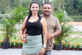 
<a style='margin-left: 5px;' class='btn btn-xs btn-social btn-facebook' href='https://www.facebook.com/sharer/sharer.php?u=https://www.galeramix.com.br/imagem/a158/800-800-90/conteudo/site_galerias/158/img7385.jpg' rel='popup' data-width='500' data-height='400'><i class='fa fa-facebook'></i>Compartilhar <span class='hidden-xs'>no Facebook</span>
</a> 
<a class='btn btn-default btn-xs' target='_blank' href='imagem/a158/800-800-90/conteudo/site_galerias/158/img7385.jpg'>
<span class='glyphicon glyphicon-cloud-download'></span> Salvar
</a>
