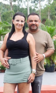 
<a style='margin-left: 5px;' class='btn btn-xs btn-social btn-facebook' href='https://www.facebook.com/sharer/sharer.php?u=https://www.galeramix.com.br/imagem/a158/800-800-90/conteudo/site_galerias/158/img7387.jpg' rel='popup' data-width='500' data-height='400'><i class='fa fa-facebook'></i>Compartilhar <span class='hidden-xs'>no Facebook</span>
</a> 
<a class='btn btn-default btn-xs' target='_blank' href='imagem/a158/800-800-90/conteudo/site_galerias/158/img7387.jpg'>
<span class='glyphicon glyphicon-cloud-download'></span> Salvar
</a>
