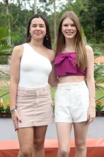 
<a style='margin-left: 5px;' class='btn btn-xs btn-social btn-facebook' href='https://www.facebook.com/sharer/sharer.php?u=https://www.galeramix.com.br/imagem/a158/800-800-90/conteudo/site_galerias/158/img7395.jpg' rel='popup' data-width='500' data-height='400'><i class='fa fa-facebook'></i>Compartilhar <span class='hidden-xs'>no Facebook</span>
</a> 
<a class='btn btn-default btn-xs' target='_blank' href='imagem/a158/800-800-90/conteudo/site_galerias/158/img7395.jpg'>
<span class='glyphicon glyphicon-cloud-download'></span> Salvar
</a>
