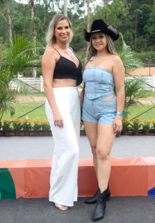 
<a style='margin-left: 5px;' class='btn btn-xs btn-social btn-facebook' href='https://www.facebook.com/sharer/sharer.php?u=https://www.galeramix.com.br/imagem/a158/800-800-90/conteudo/site_galerias/158/img7403.jpg' rel='popup' data-width='500' data-height='400'><i class='fa fa-facebook'></i>Compartilhar <span class='hidden-xs'>no Facebook</span>
</a> 
<a class='btn btn-default btn-xs' target='_blank' href='imagem/a158/800-800-90/conteudo/site_galerias/158/img7403.jpg'>
<span class='glyphicon glyphicon-cloud-download'></span> Salvar
</a>
