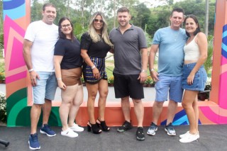 
<a style='margin-left: 5px;' class='btn btn-xs btn-social btn-facebook' href='https://www.facebook.com/sharer/sharer.php?u=https://www.galeramix.com.br/imagem/a158/800-800-90/conteudo/site_galerias/158/img7407.jpg' rel='popup' data-width='500' data-height='400'><i class='fa fa-facebook'></i>Compartilhar <span class='hidden-xs'>no Facebook</span>
</a> 
<a class='btn btn-default btn-xs' target='_blank' href='imagem/a158/800-800-90/conteudo/site_galerias/158/img7407.jpg'>
<span class='glyphicon glyphicon-cloud-download'></span> Salvar
</a>
