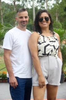 
<a style='margin-left: 5px;' class='btn btn-xs btn-social btn-facebook' href='https://www.facebook.com/sharer/sharer.php?u=https://www.galeramix.com.br/imagem/a158/800-800-90/conteudo/site_galerias/158/img7422.jpg' rel='popup' data-width='500' data-height='400'><i class='fa fa-facebook'></i>Compartilhar <span class='hidden-xs'>no Facebook</span>
</a> 
<a class='btn btn-default btn-xs' target='_blank' href='imagem/a158/800-800-90/conteudo/site_galerias/158/img7422.jpg'>
<span class='glyphicon glyphicon-cloud-download'></span> Salvar
</a>
