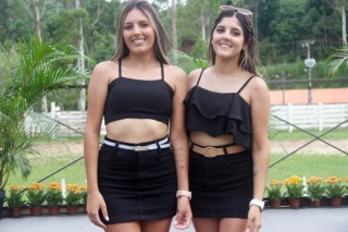 
<a style='margin-left: 5px;' class='btn btn-xs btn-social btn-facebook' href='https://www.facebook.com/sharer/sharer.php?u=https://www.galeramix.com.br/imagem/a158/800-800-90/conteudo/site_galerias/158/img7423.jpg' rel='popup' data-width='500' data-height='400'><i class='fa fa-facebook'></i>Compartilhar <span class='hidden-xs'>no Facebook</span>
</a> 
<a class='btn btn-default btn-xs' target='_blank' href='imagem/a158/800-800-90/conteudo/site_galerias/158/img7423.jpg'>
<span class='glyphicon glyphicon-cloud-download'></span> Salvar
</a>
