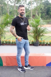 
<a style='margin-left: 5px;' class='btn btn-xs btn-social btn-facebook' href='https://www.facebook.com/sharer/sharer.php?u=https://www.galeramix.com.br/imagem/a158/800-800-90/conteudo/site_galerias/158/img7431.jpg' rel='popup' data-width='500' data-height='400'><i class='fa fa-facebook'></i>Compartilhar <span class='hidden-xs'>no Facebook</span>
</a> 
<a class='btn btn-default btn-xs' target='_blank' href='imagem/a158/800-800-90/conteudo/site_galerias/158/img7431.jpg'>
<span class='glyphicon glyphicon-cloud-download'></span> Salvar
</a>
