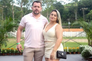 
<a style='margin-left: 5px;' class='btn btn-xs btn-social btn-facebook' href='https://www.facebook.com/sharer/sharer.php?u=https://www.galeramix.com.br/imagem/a158/800-800-90/conteudo/site_galerias/158/img7443.jpg' rel='popup' data-width='500' data-height='400'><i class='fa fa-facebook'></i>Compartilhar <span class='hidden-xs'>no Facebook</span>
</a> 
<a class='btn btn-default btn-xs' target='_blank' href='imagem/a158/800-800-90/conteudo/site_galerias/158/img7443.jpg'>
<span class='glyphicon glyphicon-cloud-download'></span> Salvar
</a>
