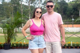 
<a style='margin-left: 5px;' class='btn btn-xs btn-social btn-facebook' href='https://www.facebook.com/sharer/sharer.php?u=https://www.galeramix.com.br/imagem/a158/800-800-90/conteudo/site_galerias/158/img7445.jpg' rel='popup' data-width='500' data-height='400'><i class='fa fa-facebook'></i>Compartilhar <span class='hidden-xs'>no Facebook</span>
</a> 
<a class='btn btn-default btn-xs' target='_blank' href='imagem/a158/800-800-90/conteudo/site_galerias/158/img7445.jpg'>
<span class='glyphicon glyphicon-cloud-download'></span> Salvar
</a>
