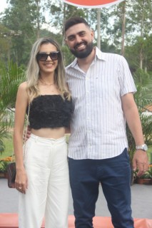 
<a style='margin-left: 5px;' class='btn btn-xs btn-social btn-facebook' href='https://www.facebook.com/sharer/sharer.php?u=https://www.galeramix.com.br/imagem/a158/800-800-90/conteudo/site_galerias/158/img7457.jpg' rel='popup' data-width='500' data-height='400'><i class='fa fa-facebook'></i>Compartilhar <span class='hidden-xs'>no Facebook</span>
</a> 
<a class='btn btn-default btn-xs' target='_blank' href='imagem/a158/800-800-90/conteudo/site_galerias/158/img7457.jpg'>
<span class='glyphicon glyphicon-cloud-download'></span> Salvar
</a>
