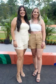 
<a style='margin-left: 5px;' class='btn btn-xs btn-social btn-facebook' href='https://www.facebook.com/sharer/sharer.php?u=https://www.galeramix.com.br/imagem/a158/800-800-90/conteudo/site_galerias/158/img7465.jpg' rel='popup' data-width='500' data-height='400'><i class='fa fa-facebook'></i>Compartilhar <span class='hidden-xs'>no Facebook</span>
</a> 
<a class='btn btn-default btn-xs' target='_blank' href='imagem/a158/800-800-90/conteudo/site_galerias/158/img7465.jpg'>
<span class='glyphicon glyphicon-cloud-download'></span> Salvar
</a>
