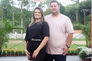 
<a style='margin-left: 5px;' class='btn btn-xs btn-social btn-facebook' href='https://www.facebook.com/sharer/sharer.php?u=https://www.galeramix.com.br/imagem/a158/800-800-90/conteudo/site_galerias/158/img7504.jpg' rel='popup' data-width='500' data-height='400'><i class='fa fa-facebook'></i>Compartilhar <span class='hidden-xs'>no Facebook</span>
</a> 
<a class='btn btn-default btn-xs' target='_blank' href='imagem/a158/800-800-90/conteudo/site_galerias/158/img7504.jpg'>
<span class='glyphicon glyphicon-cloud-download'></span> Salvar
</a>
