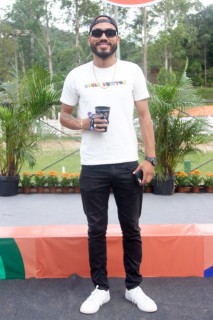 
<a style='margin-left: 5px;' class='btn btn-xs btn-social btn-facebook' href='https://www.facebook.com/sharer/sharer.php?u=https://www.galeramix.com.br/imagem/a158/800-800-90/conteudo/site_galerias/158/img7514.jpg' rel='popup' data-width='500' data-height='400'><i class='fa fa-facebook'></i>Compartilhar <span class='hidden-xs'>no Facebook</span>
</a> 
<a class='btn btn-default btn-xs' target='_blank' href='imagem/a158/800-800-90/conteudo/site_galerias/158/img7514.jpg'>
<span class='glyphicon glyphicon-cloud-download'></span> Salvar
</a>
