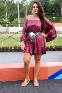 
<a style='margin-left: 5px;' class='btn btn-xs btn-social btn-facebook' href='https://www.facebook.com/sharer/sharer.php?u=https://www.galeramix.com.br/imagem/a158/800-800-90/conteudo/site_galerias/158/jr-seco-293.jpg' rel='popup' data-width='500' data-height='400'><i class='fa fa-facebook'></i>Compartilhar <span class='hidden-xs'>no Facebook</span>
</a> 
<a class='btn btn-default btn-xs' target='_blank' href='imagem/a158/800-800-90/conteudo/site_galerias/158/jr-seco-293.jpg'>
<span class='glyphicon glyphicon-cloud-download'></span> Salvar
</a>
