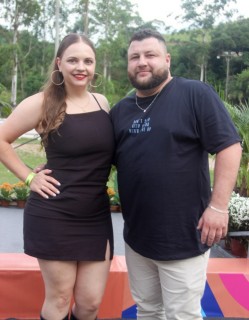 
<a style='margin-left: 5px;' class='btn btn-xs btn-social btn-facebook' href='https://www.facebook.com/sharer/sharer.php?u=https://www.galeramix.com.br/imagem/a158/800-800-90/conteudo/site_galerias/158/jr-seco-303.jpg' rel='popup' data-width='500' data-height='400'><i class='fa fa-facebook'></i>Compartilhar <span class='hidden-xs'>no Facebook</span>
</a> 
<a class='btn btn-default btn-xs' target='_blank' href='imagem/a158/800-800-90/conteudo/site_galerias/158/jr-seco-303.jpg'>
<span class='glyphicon glyphicon-cloud-download'></span> Salvar
</a>
