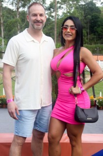 
<a style='margin-left: 5px;' class='btn btn-xs btn-social btn-facebook' href='https://www.facebook.com/sharer/sharer.php?u=https://www.galeramix.com.br/imagem/a158/800-800-90/conteudo/site_galerias/158/jr-seco-322.jpg' rel='popup' data-width='500' data-height='400'><i class='fa fa-facebook'></i>Compartilhar <span class='hidden-xs'>no Facebook</span>
</a> 
<a class='btn btn-default btn-xs' target='_blank' href='imagem/a158/800-800-90/conteudo/site_galerias/158/jr-seco-322.jpg'>
<span class='glyphicon glyphicon-cloud-download'></span> Salvar
</a>
