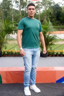 
<a style='margin-left: 5px;' class='btn btn-xs btn-social btn-facebook' href='https://www.facebook.com/sharer/sharer.php?u=https://www.galeramix.com.br/imagem/a158/800-800-90/conteudo/site_galerias/158/jr-seco-323.jpg' rel='popup' data-width='500' data-height='400'><i class='fa fa-facebook'></i>Compartilhar <span class='hidden-xs'>no Facebook</span>
</a> 
<a class='btn btn-default btn-xs' target='_blank' href='imagem/a158/800-800-90/conteudo/site_galerias/158/jr-seco-323.jpg'>
<span class='glyphicon glyphicon-cloud-download'></span> Salvar
</a>
